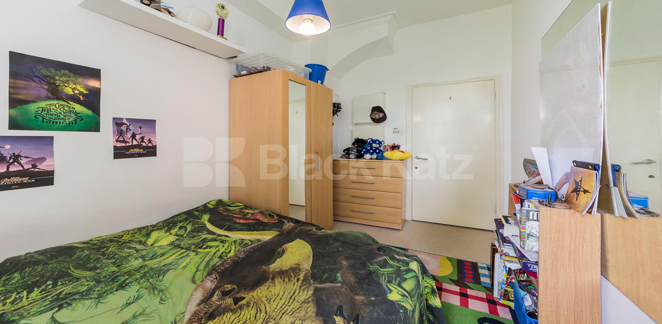 			CENTRAL ZONE 1 LOCATION!, 2 Bedroom, 1 bath, 1 reception Flat			 Leinster Square, BAYSWATER